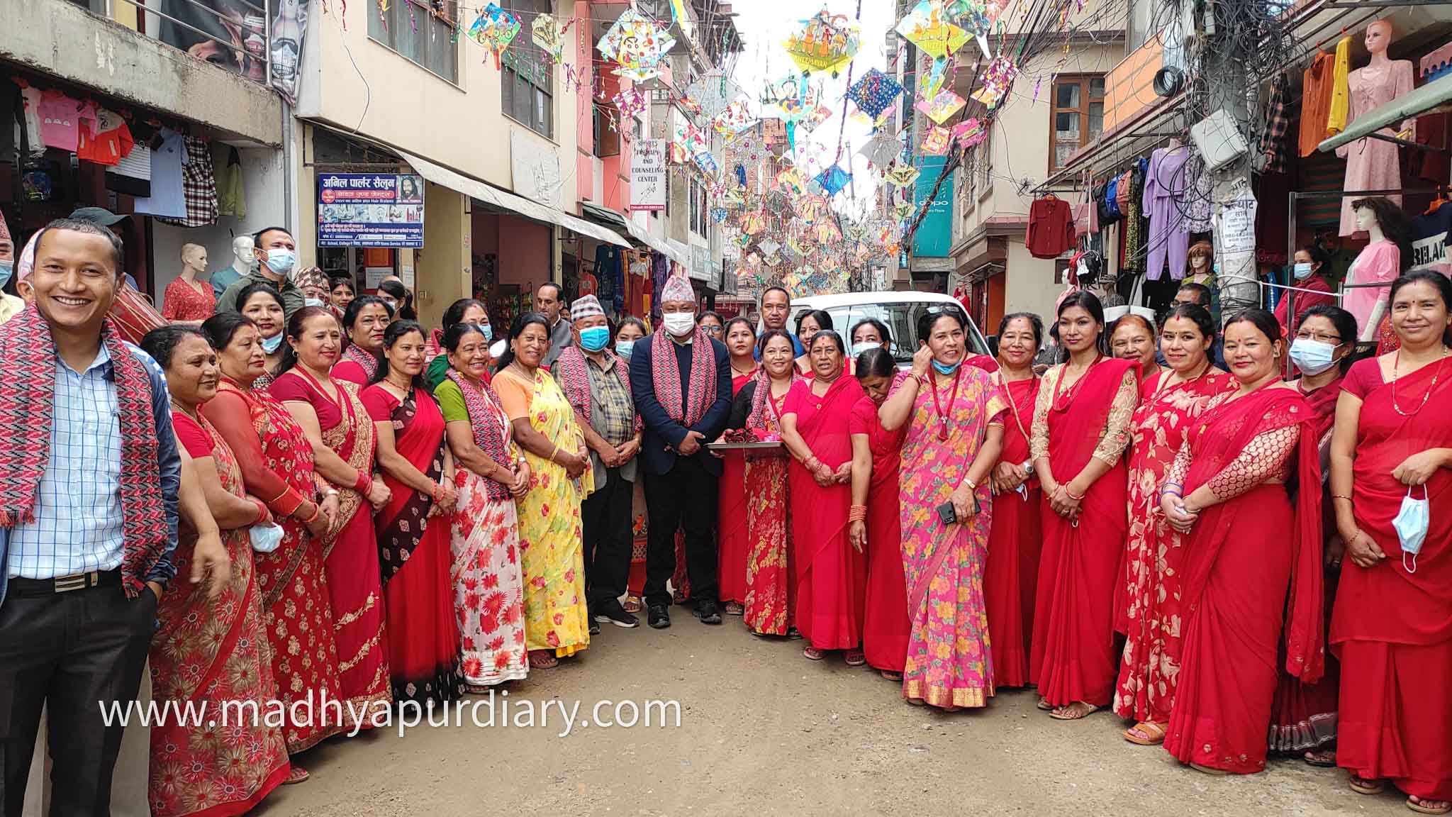 मध्यपुर - ४ मा शंखधर मार्ग (बाररीलाँ ) दशै तिहार बजार महोत्शब शुभारम्भ